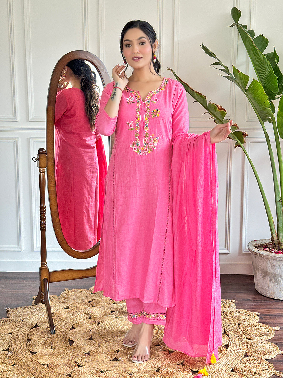 Pink Viscose Elegant Kurta Pant Set With Thread Work