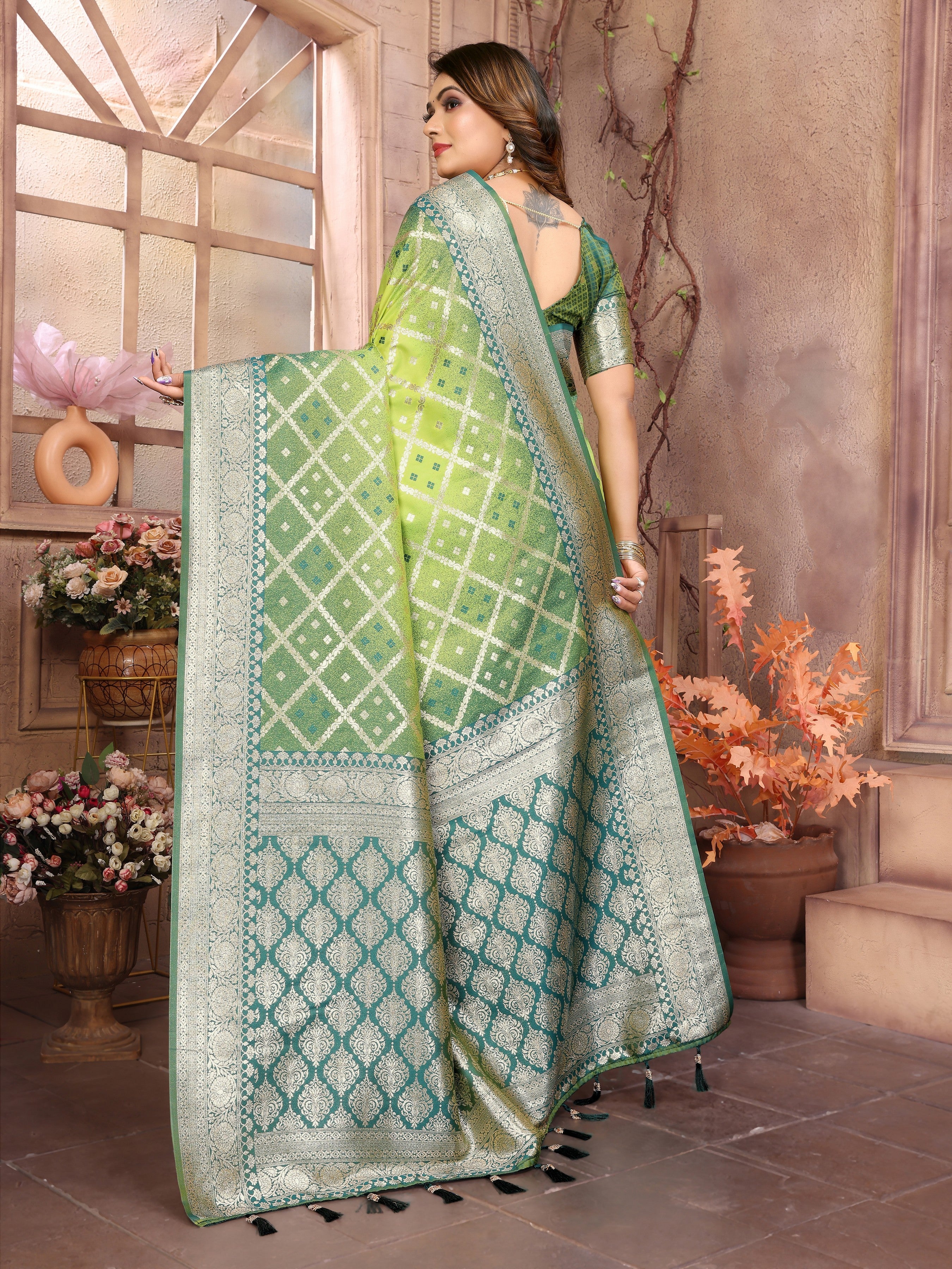 Pista Kochi Silk Designer Ethnic Looks Party Saree