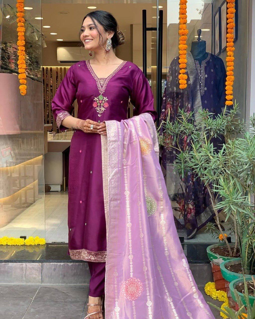 Purple Chanderi Kurta Pant Set With Heavy Thread Embroidery Work With Jacquard Dupatta