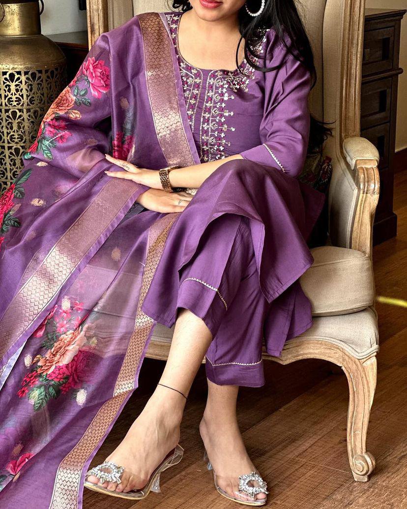 Purple Kurta Pant Set with Thread Embroidery Work With Printed Dupatta