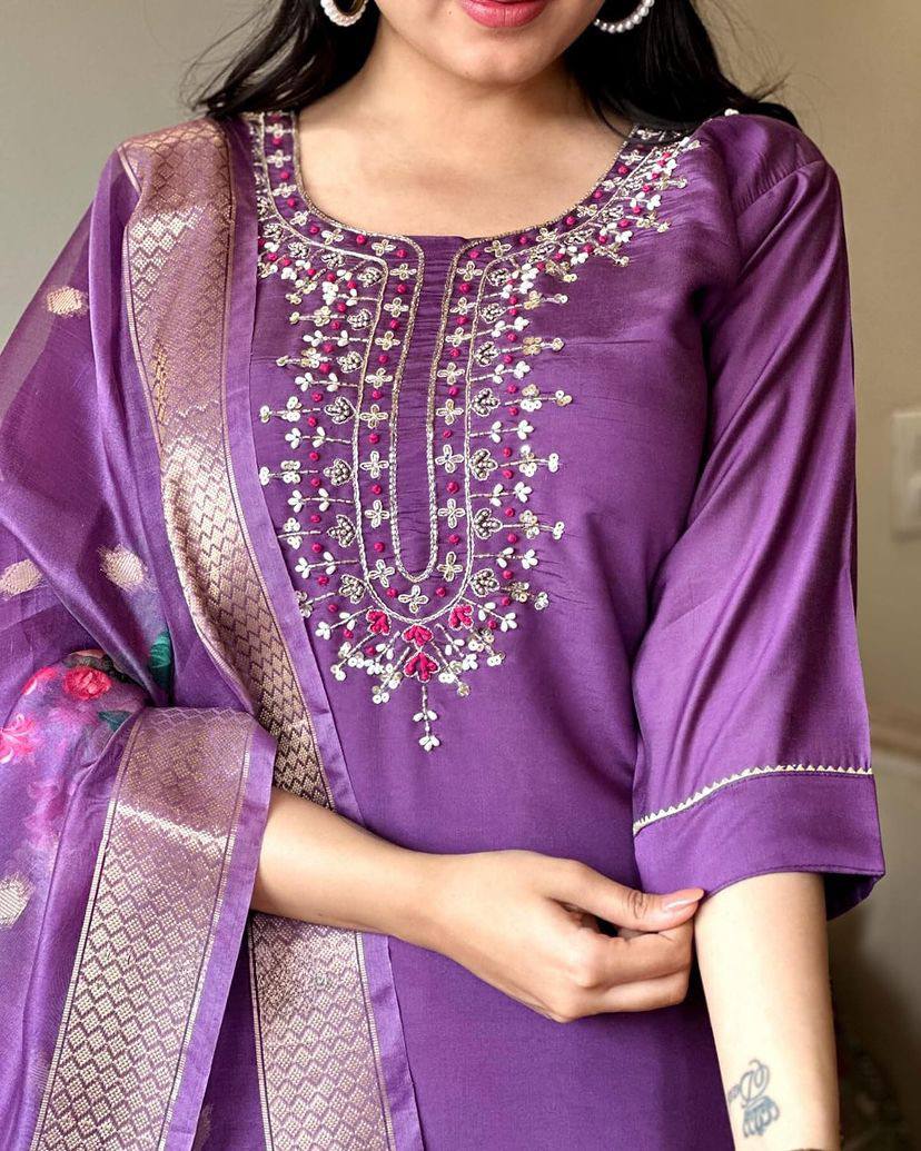 Purple Kurta Pant Set with Thread Embroidery Work With Printed Dupatta