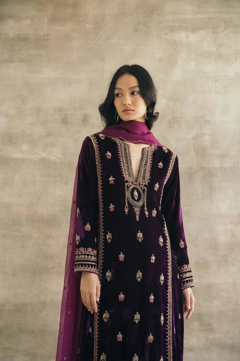 Purple Velvet Kurta Pant Set With Heavy Thread Embroidery Work