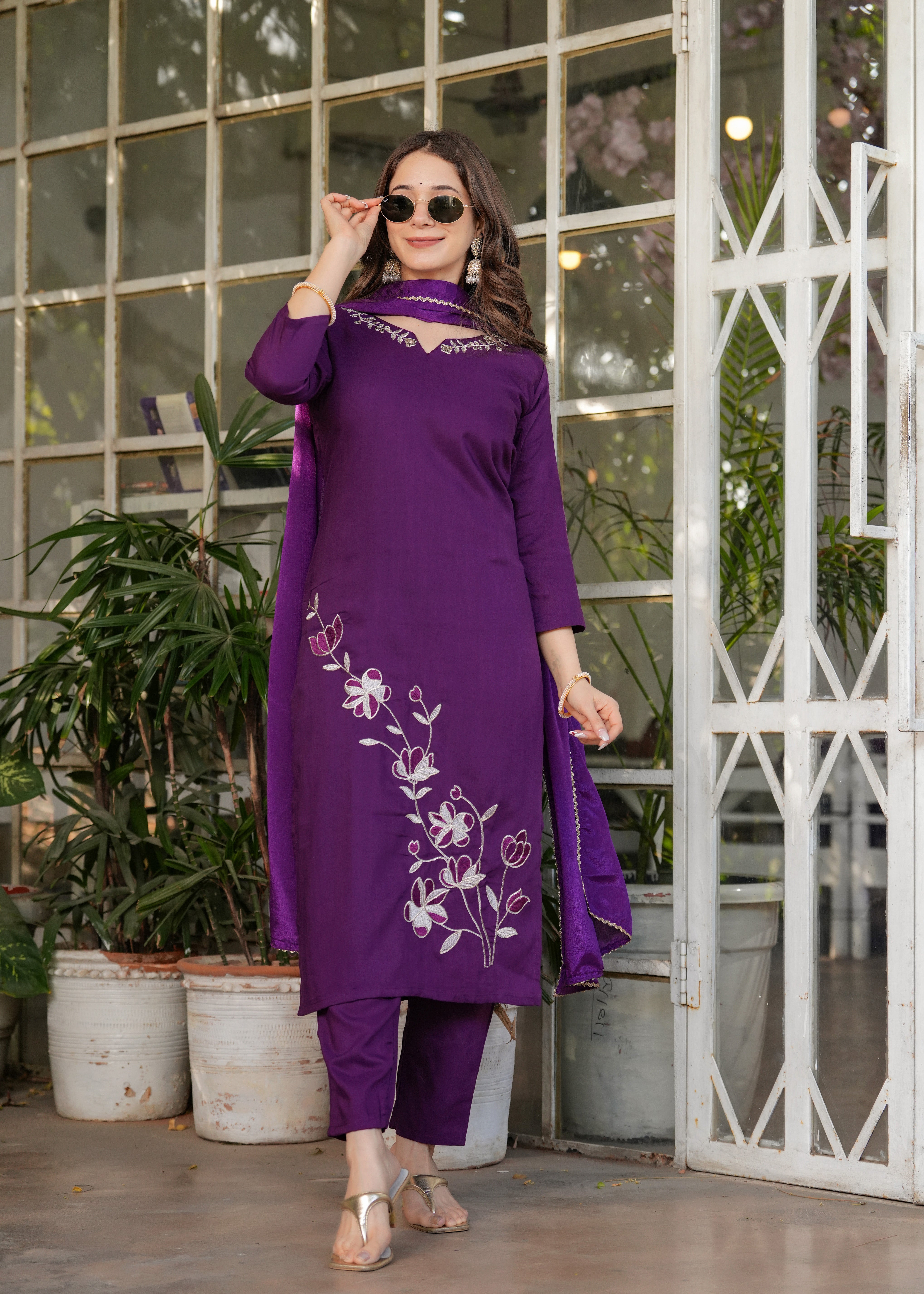 Purple Viscose Rayon Elegant Kurta Pant Set With Thread Work