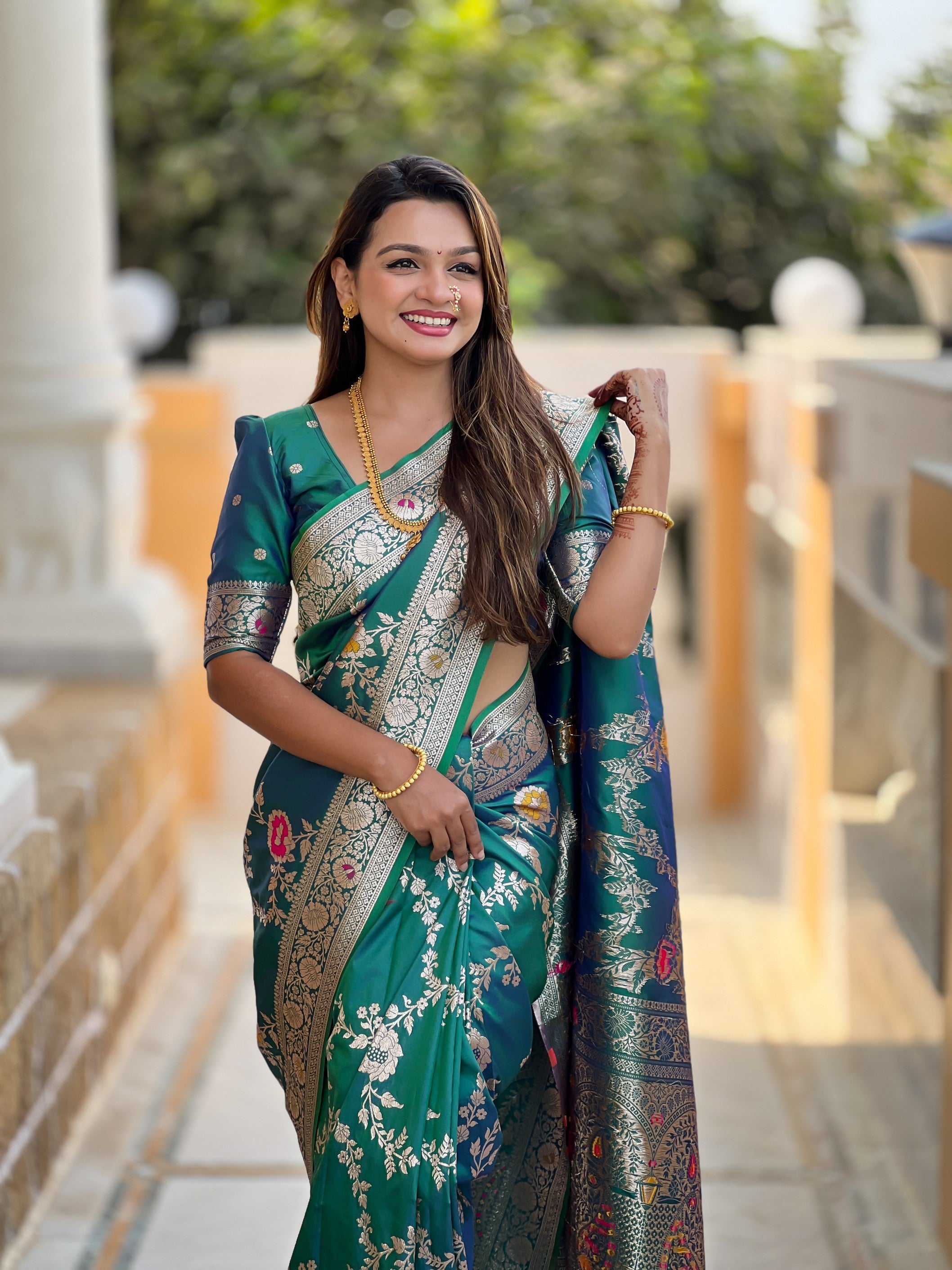 Rama Banarasi Silk Saree With Traditional Woven Meenakari Designer Traditional Looks