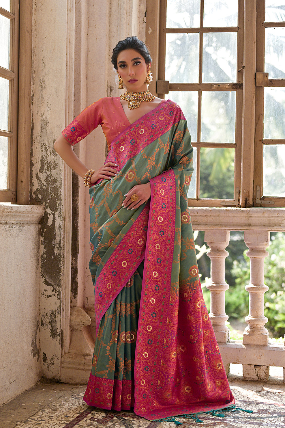 Rama Banarasi Silk Saree with Floral Jal and Contrast Pallu