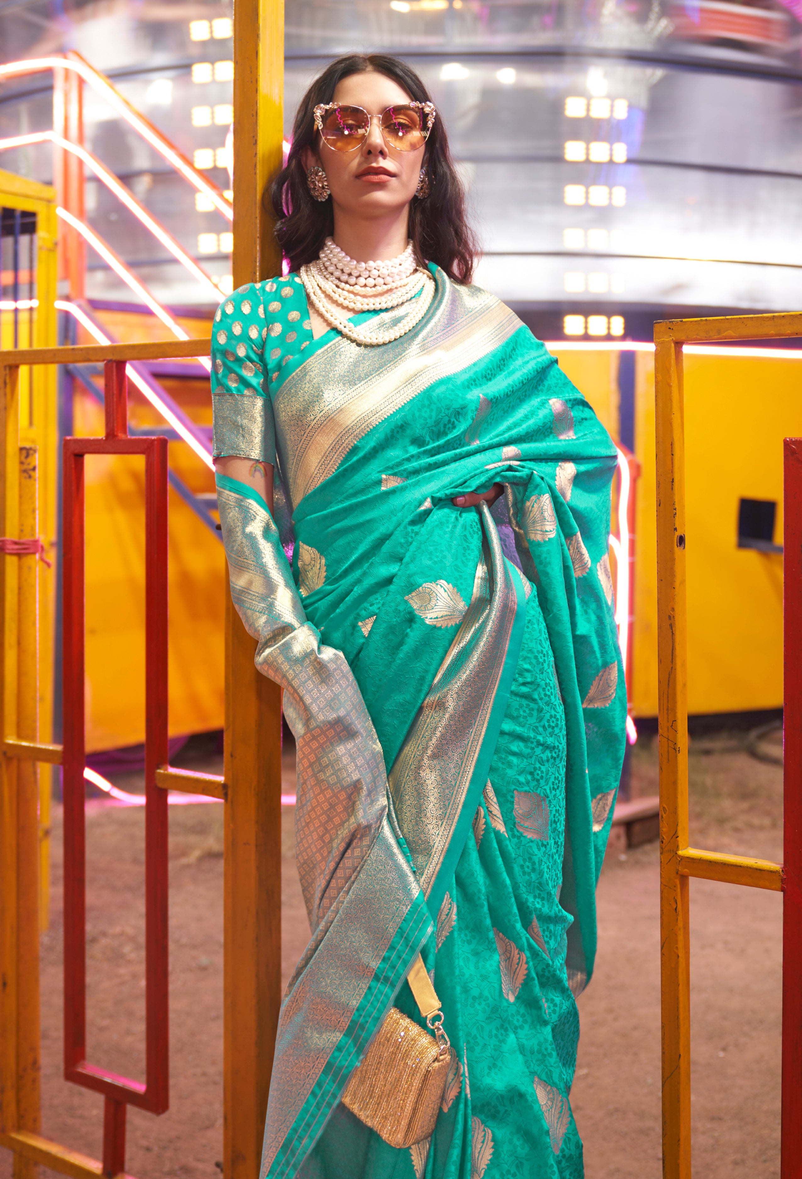 Rama Green  Banarasi Silk Saree With  Jacquard Woven Work
