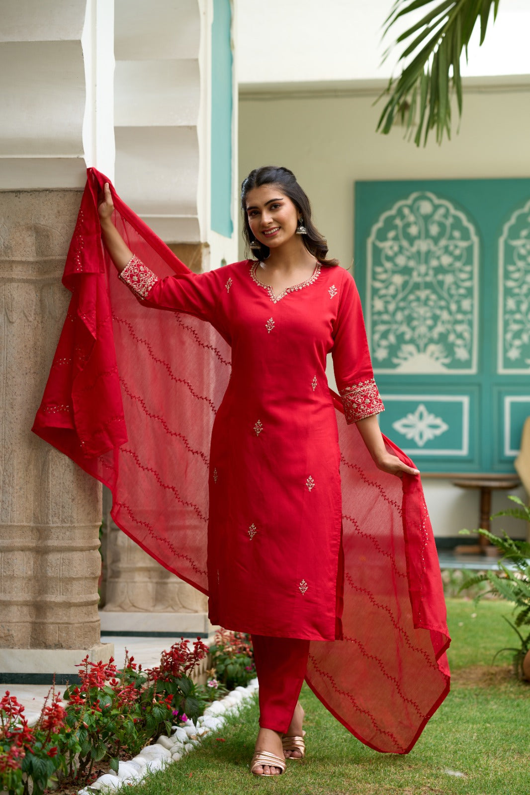 Red Chanderi Elegant Kurta Pant Set With Embroidery Work