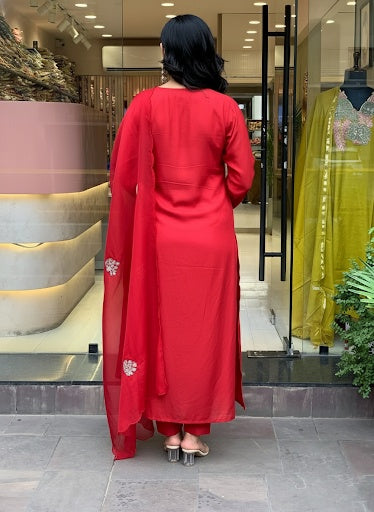 Red Chanderi Kurta Pant Set With Heavy Thread Embroidery Work