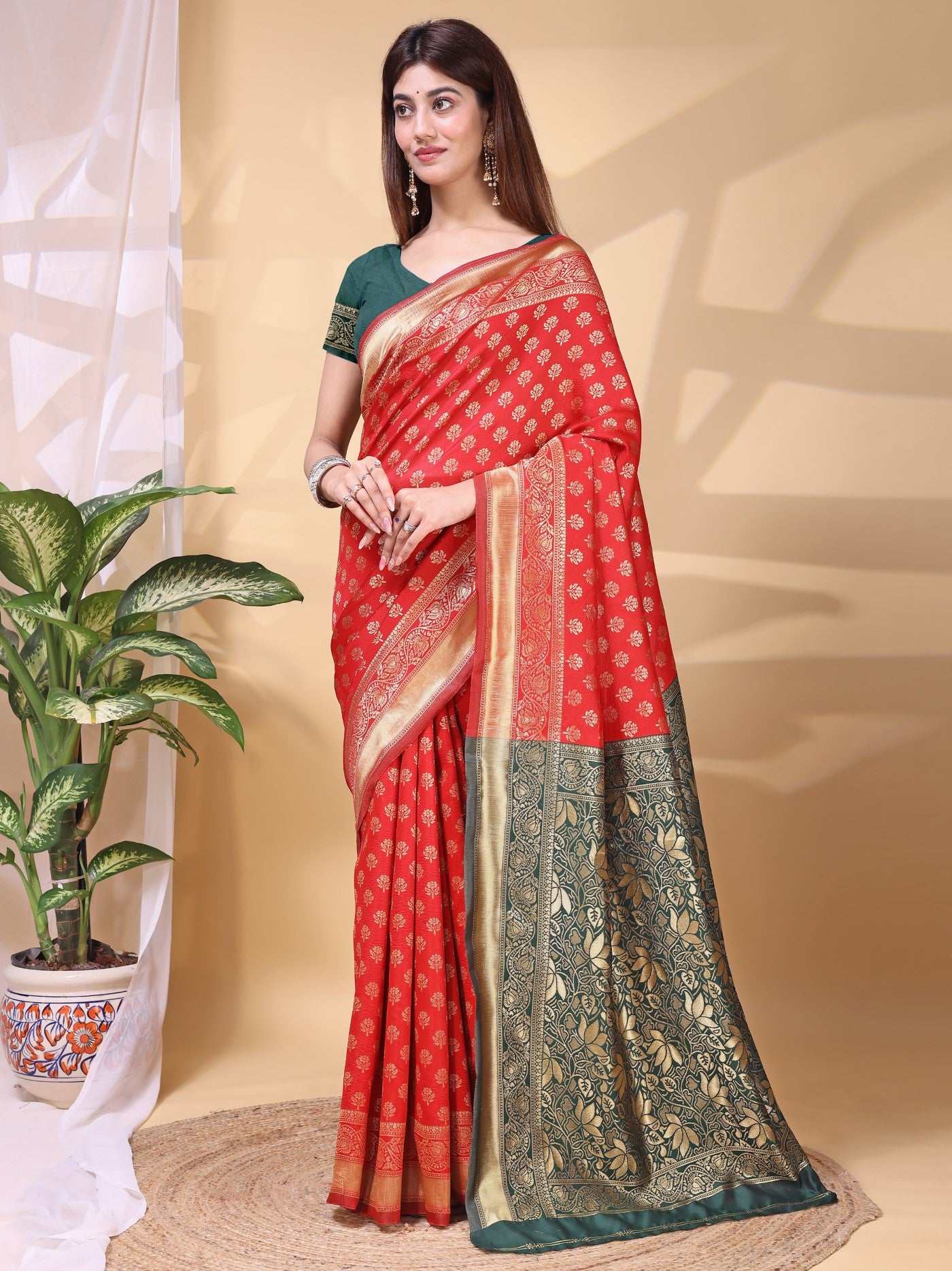 Red Lichi Silk Saree With Designer Weaving