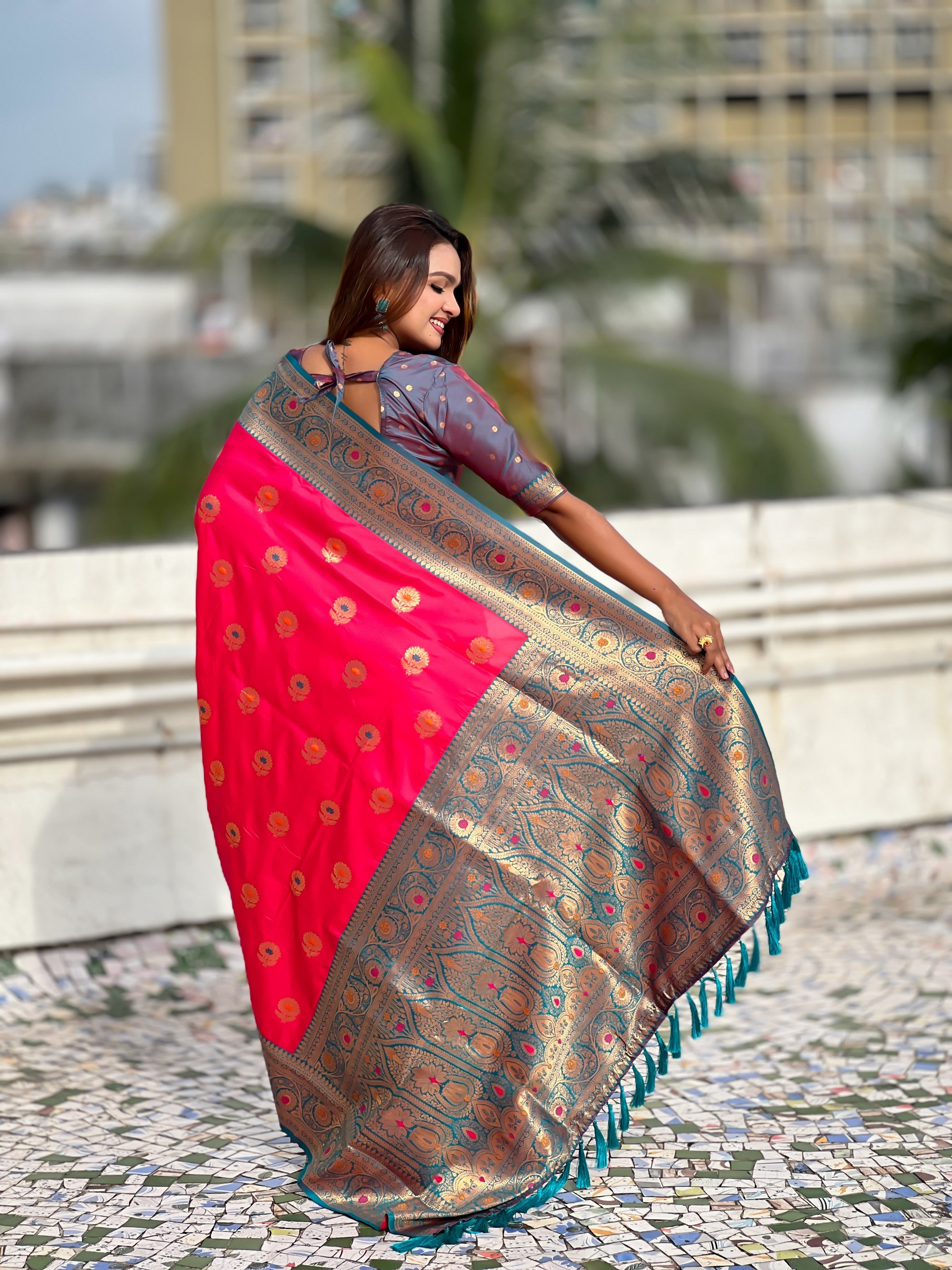 Red Soft Silk Woven Meenakari Designer Trending Partywear Saree