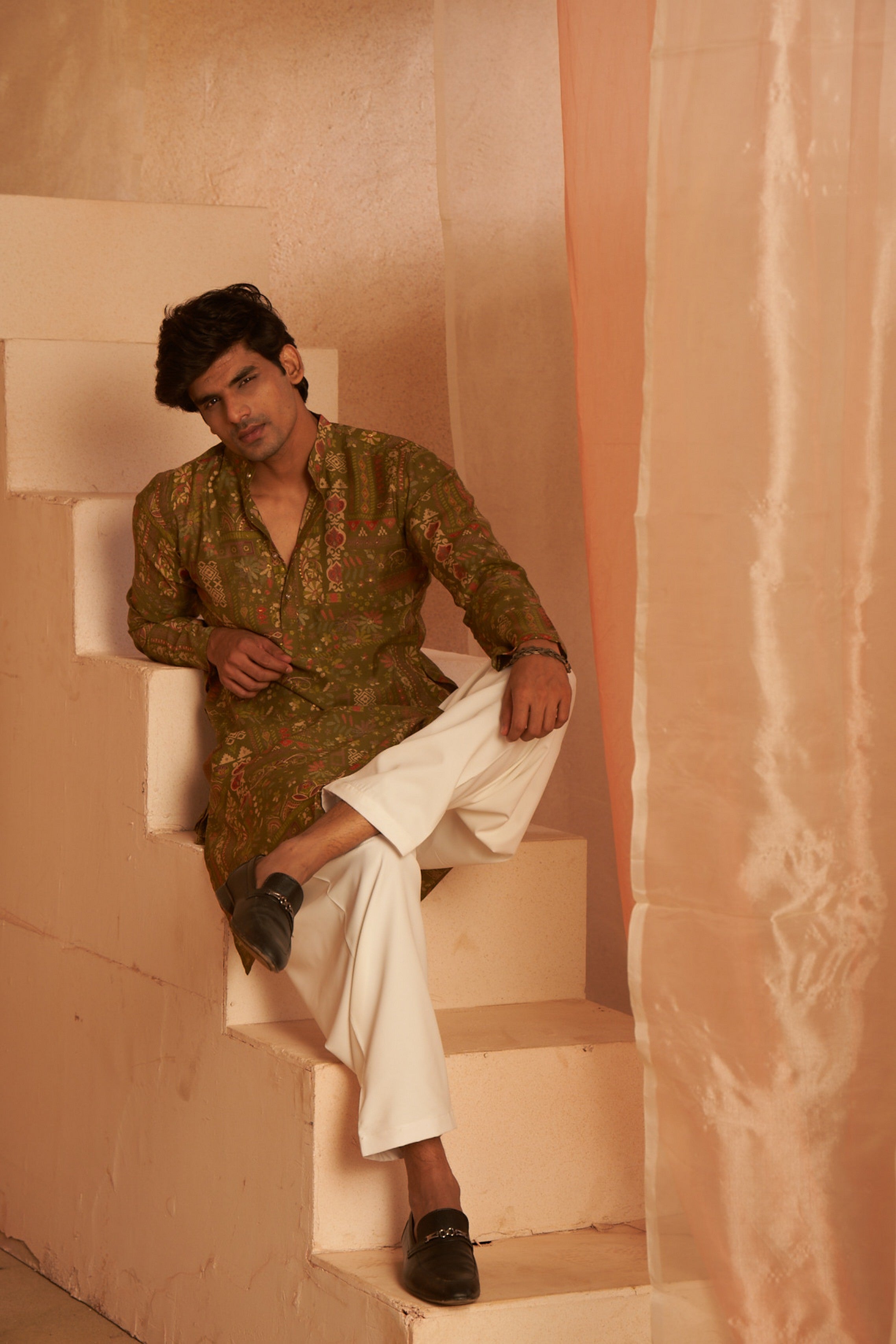 Rich Looks Green Kurta Payjama with Designer Print – Fresh and Trendy