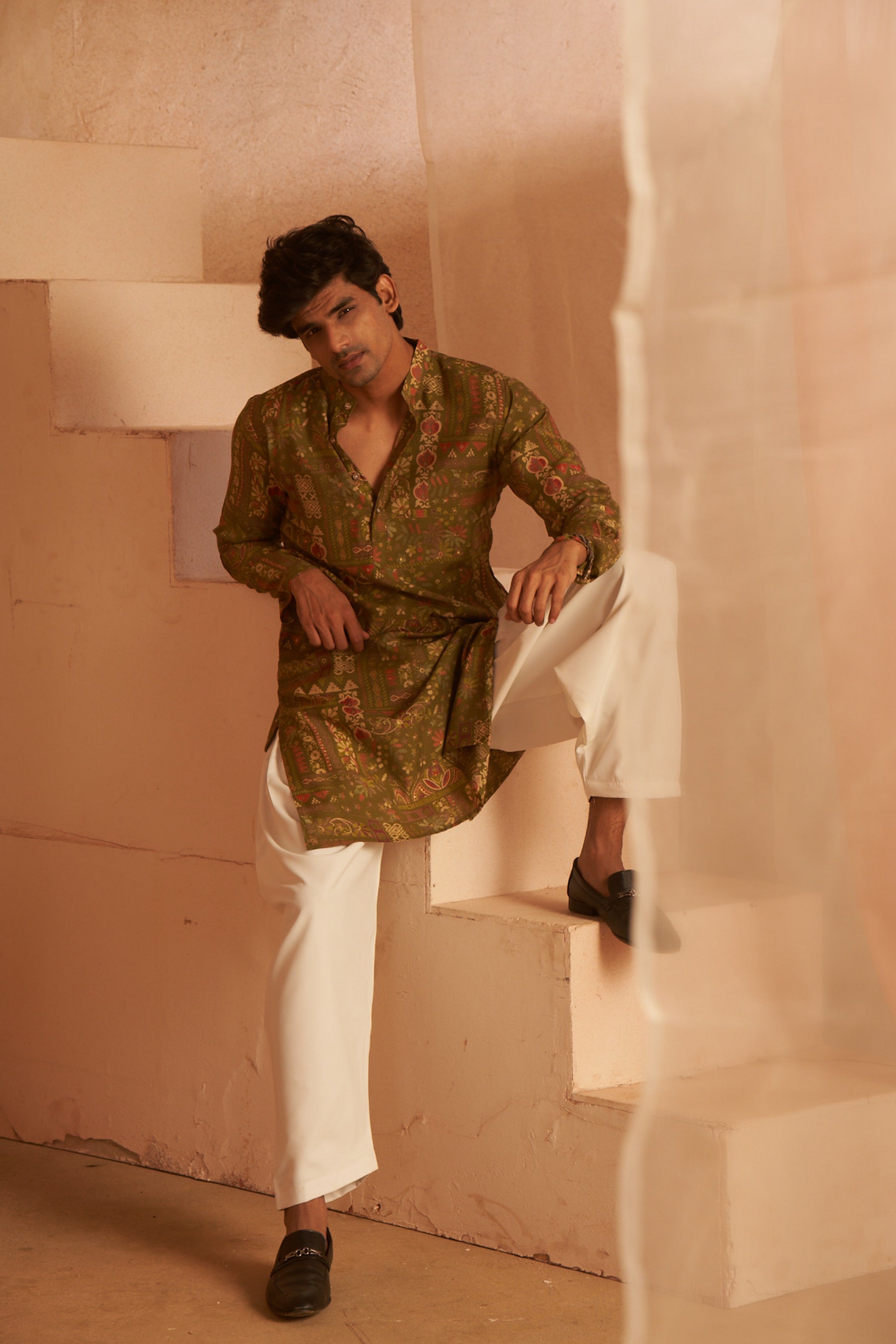 Rich Looks Green Kurta Payjama with Designer Print – Fresh and Trendy