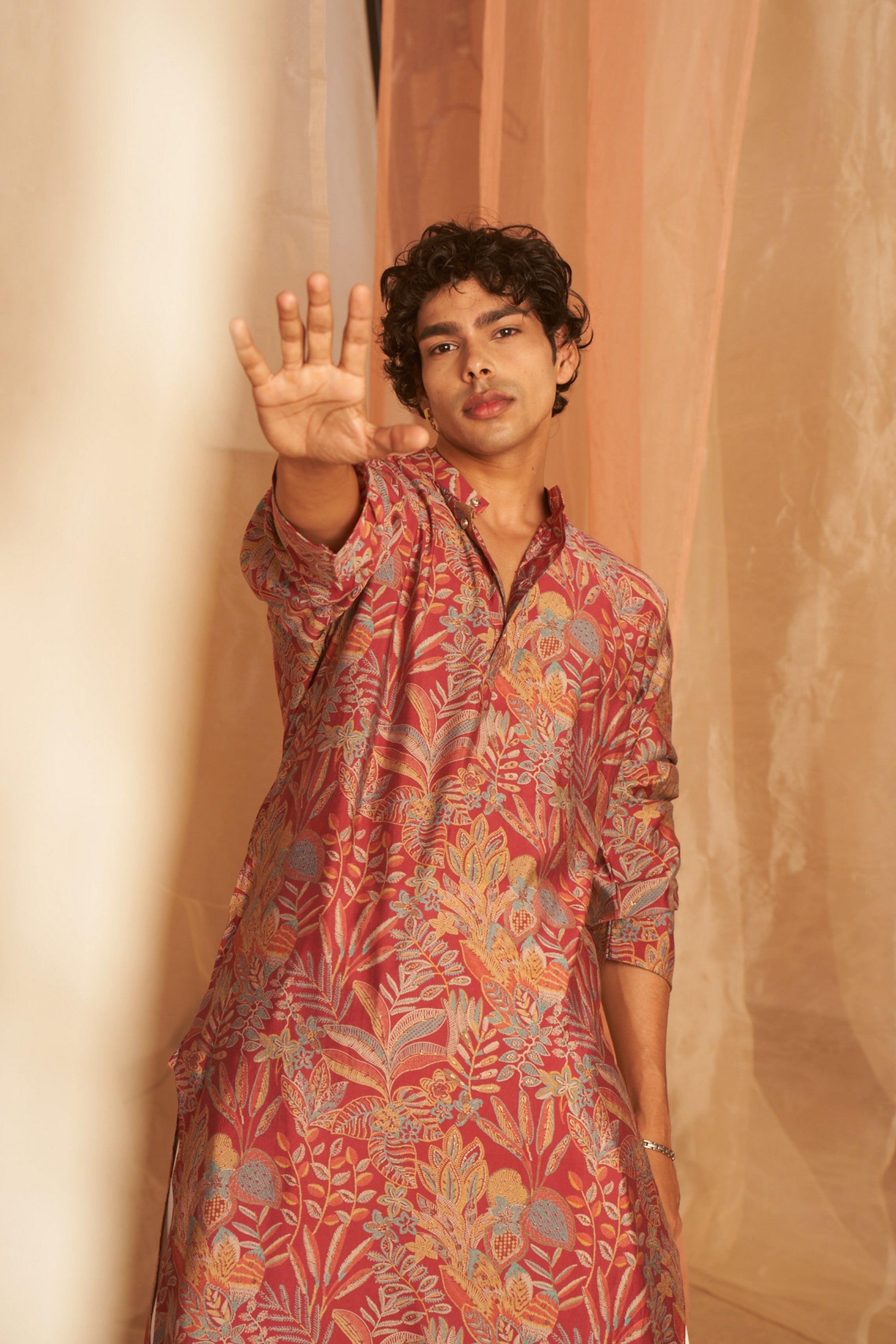 Rich Looks Pink Kurta Payjama with Designer Print – Subtle Festive Look
