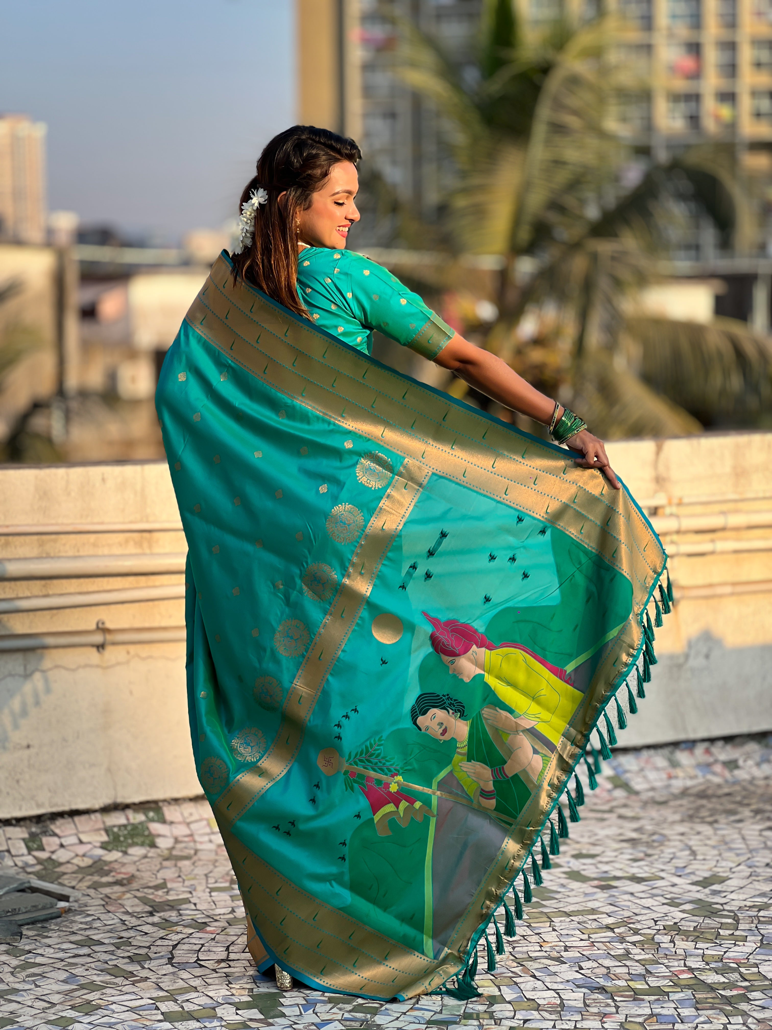 Sea Green Soft Silk Weaving Figure Pallu Designer Ceremonial Saree