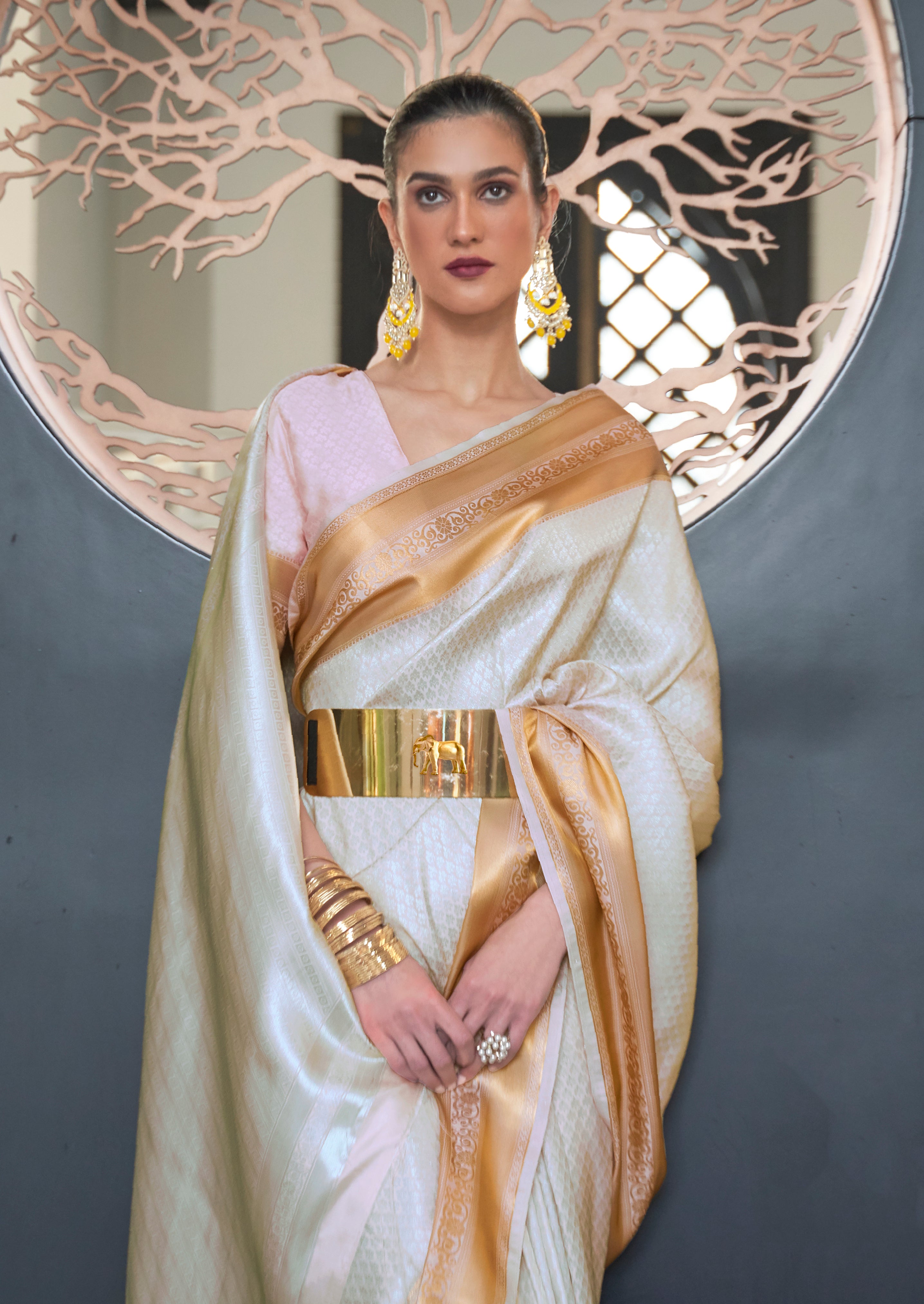 White Handloom Silk Saree with  Woven Work