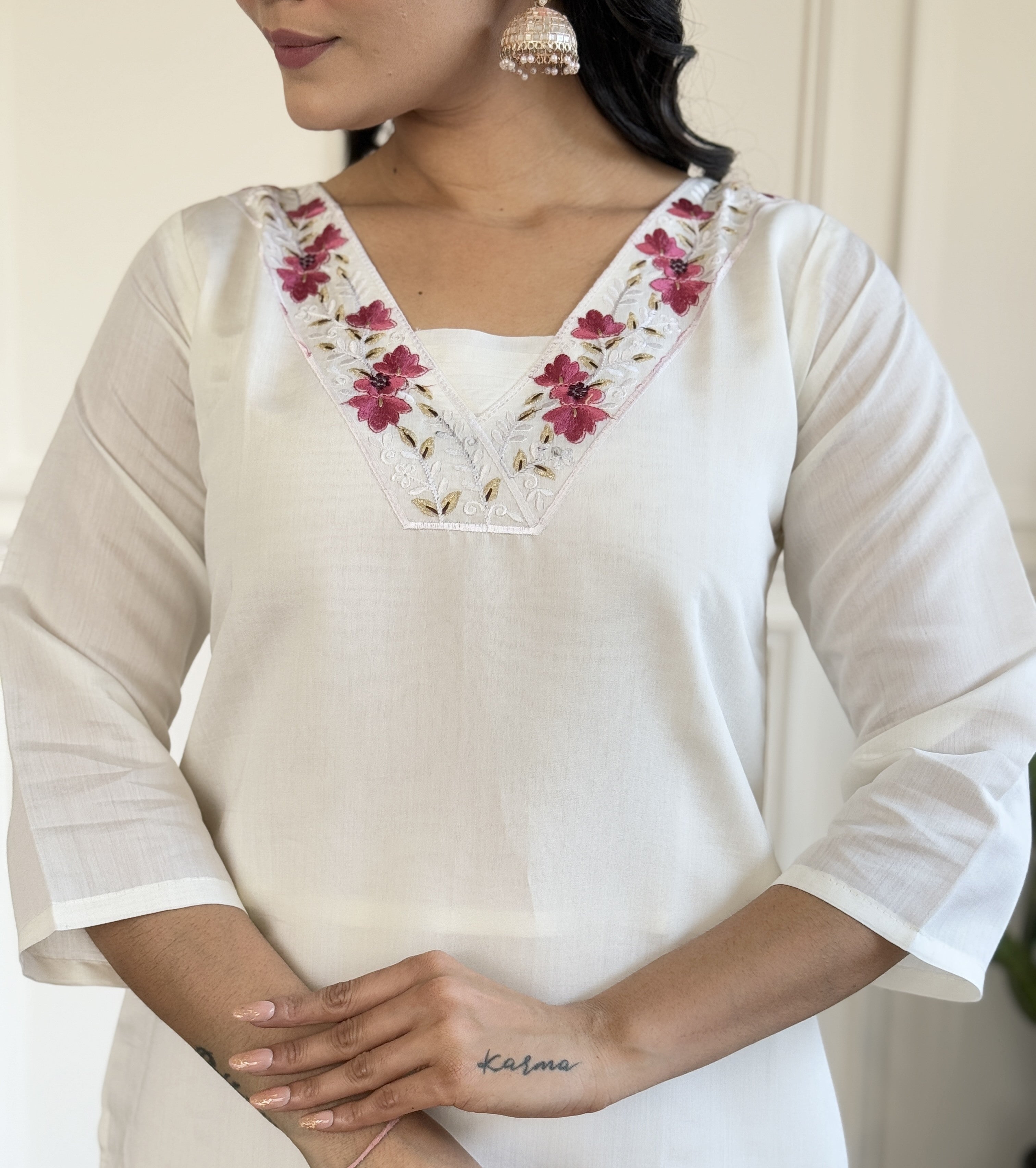 White Kurta Pant Set with Heavy Thread Embroidery Work on Neck