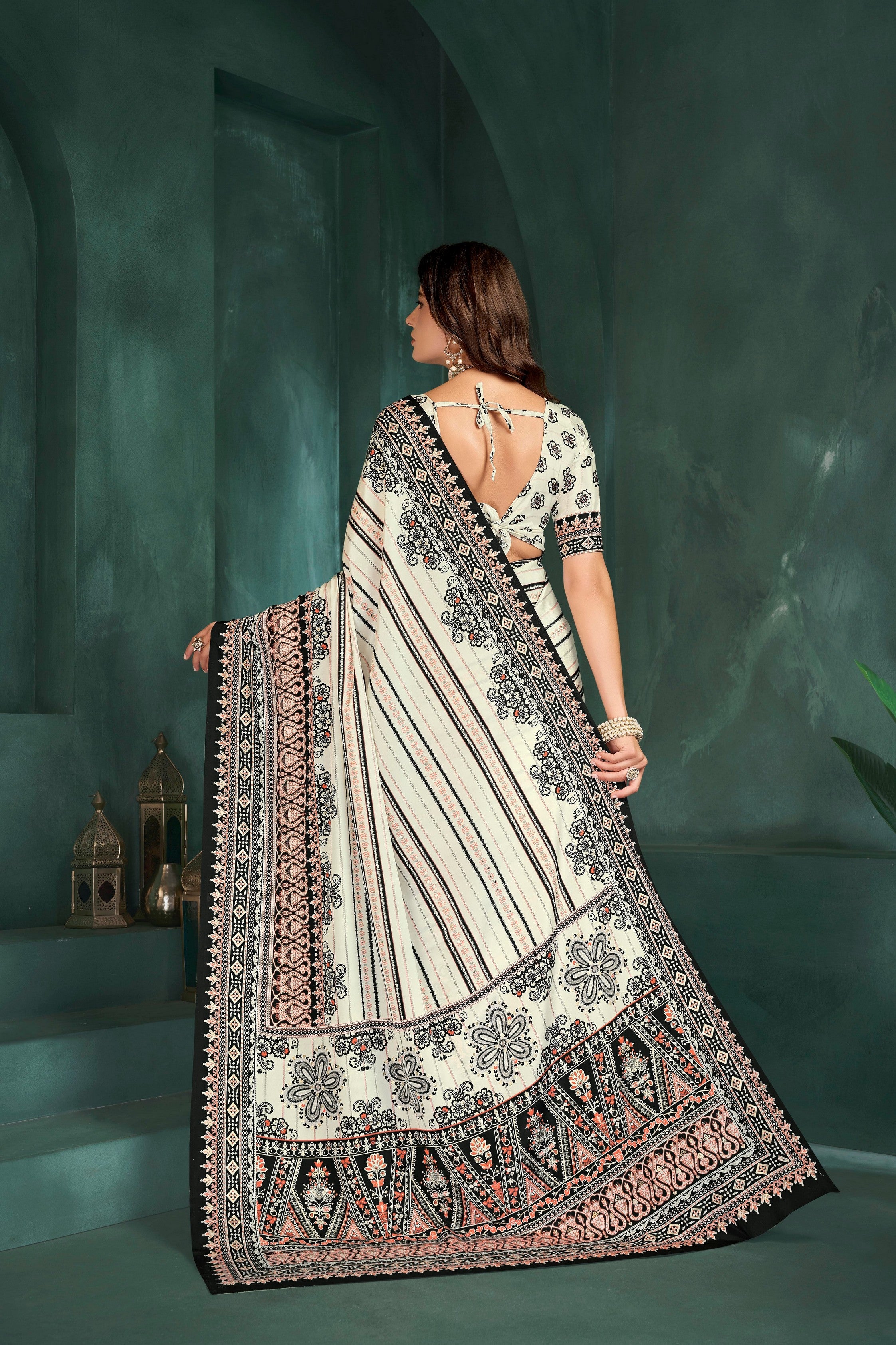 White Sophisticated Position Digital Foil Printed Crepe Silk Saree