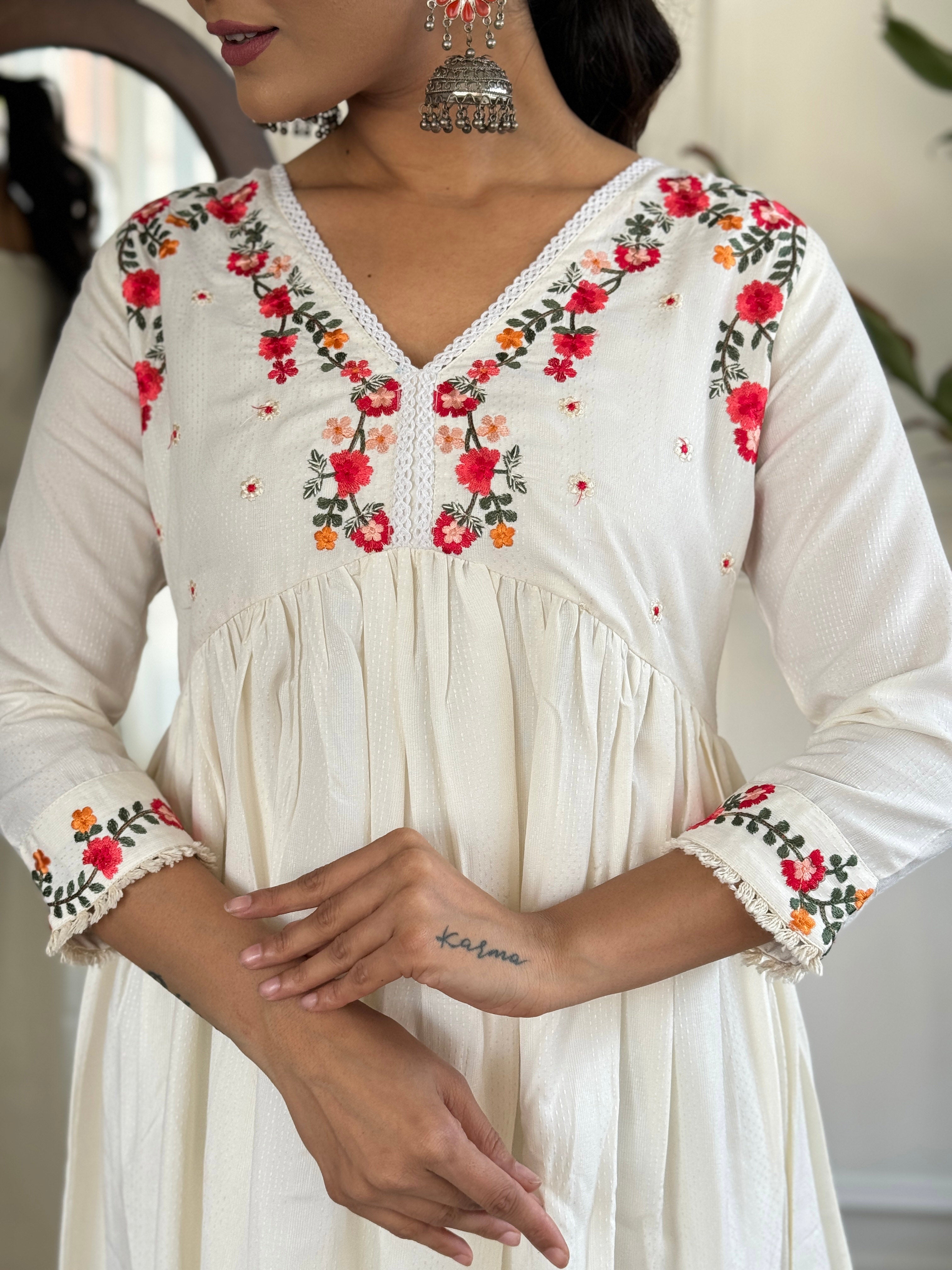 White Viscose Rayon Elegant Kurta Pant Set With Embroidery Work