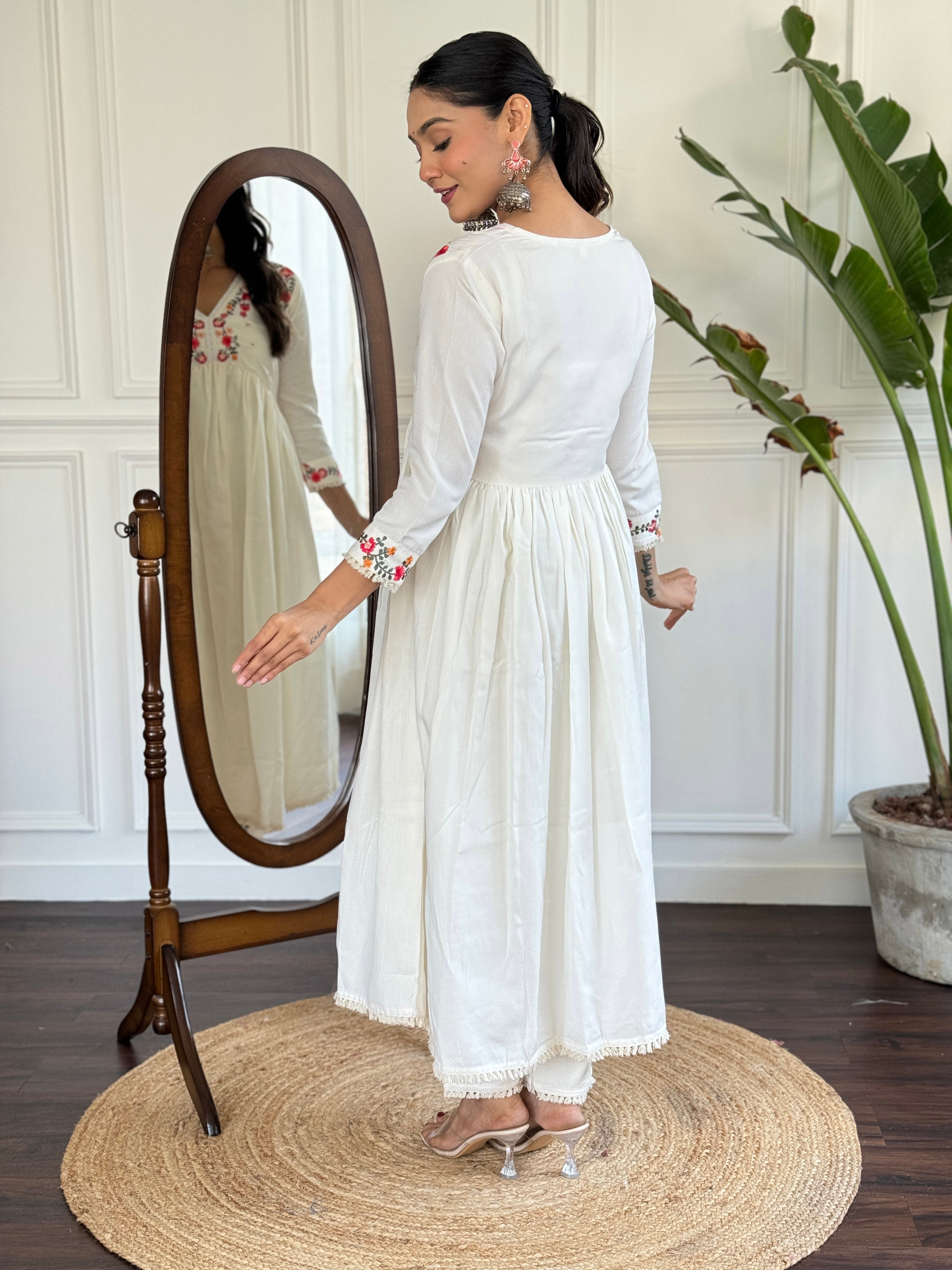 White Viscose Rayon Elegant Kurta Pant Set With Embroidery Work