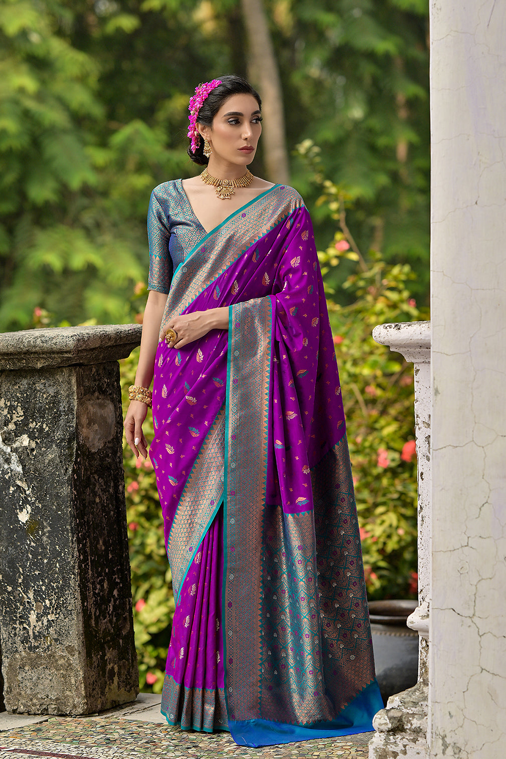 Wine Banarasi Silk Saree with Leaf Design and Contrast Pallu