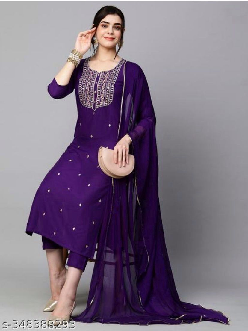 Wine Kurta Pant Set with Thread Embroidery Work