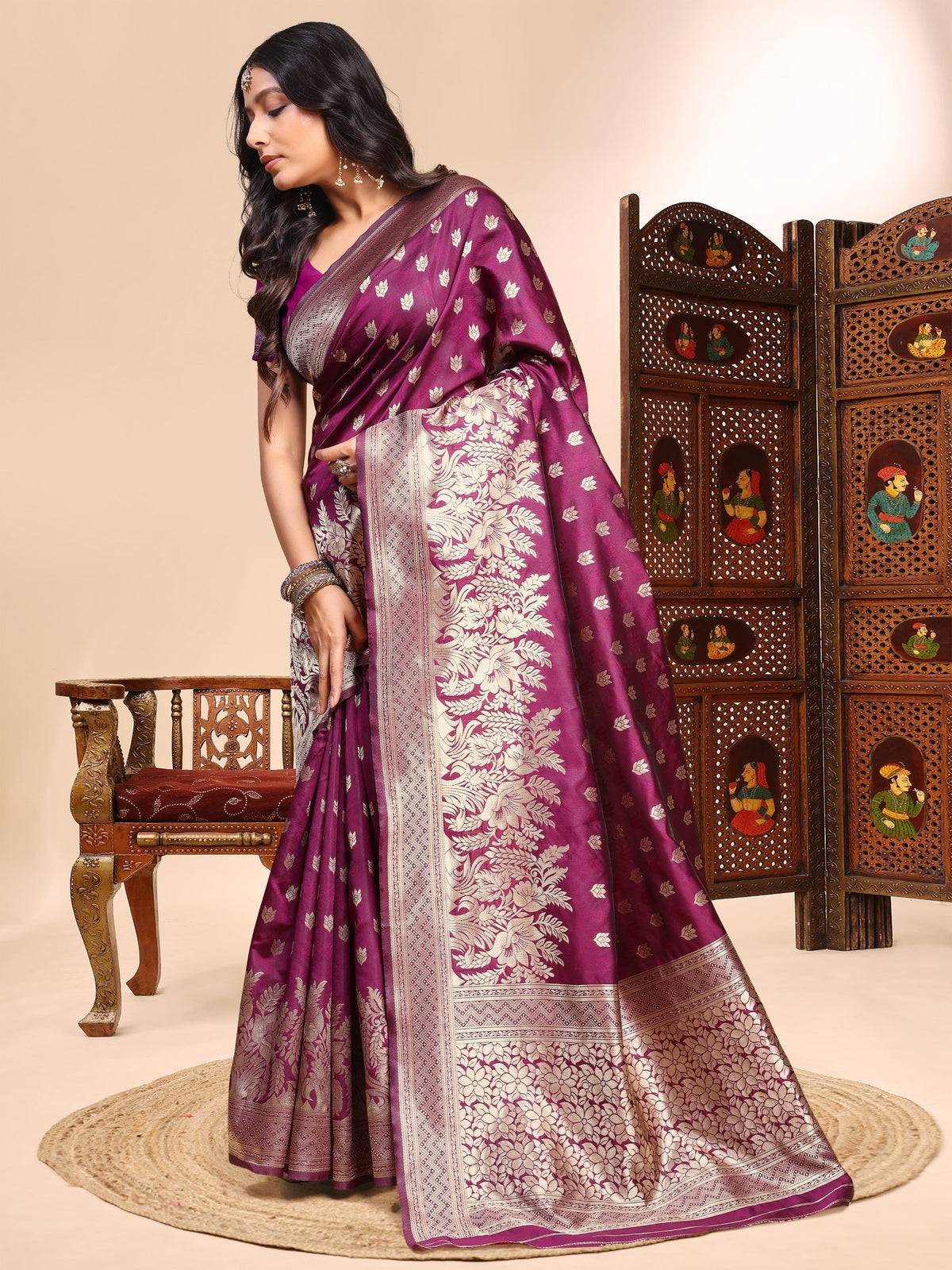 Wine Lichi Silk Saree With Elegant Weaving
