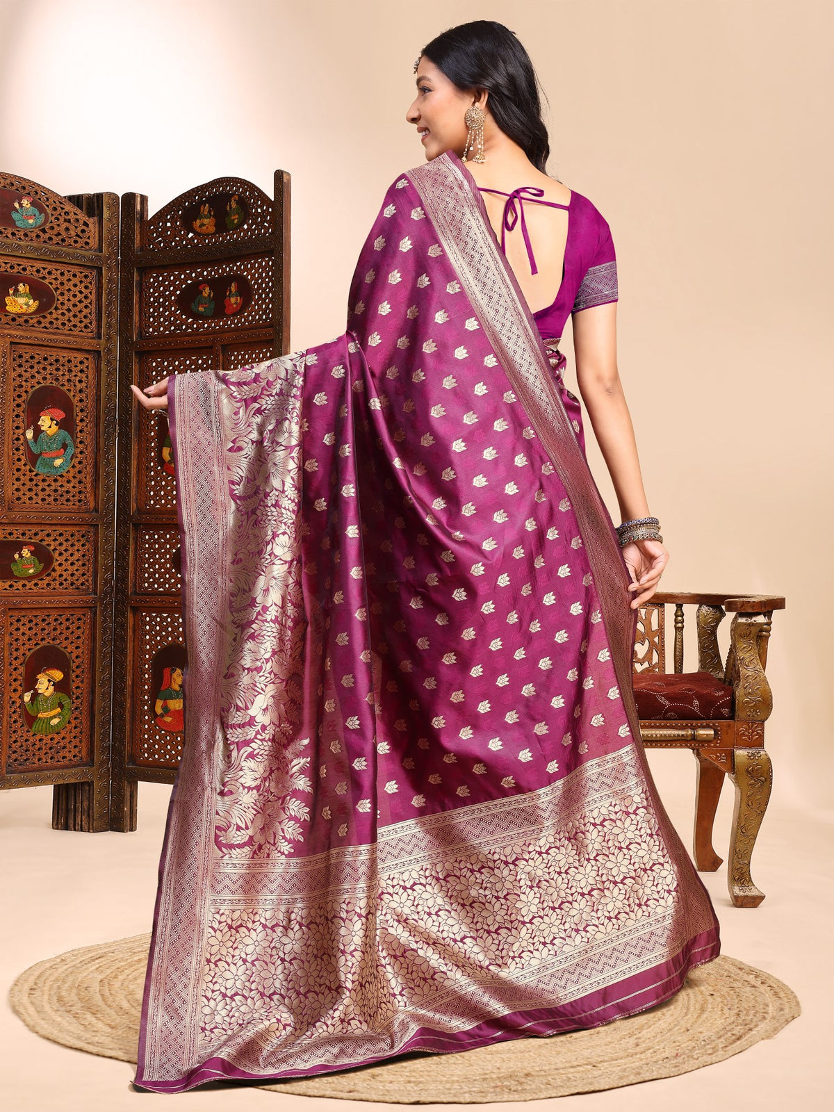 Wine Lichi Silk Saree With Elegant Weaving
