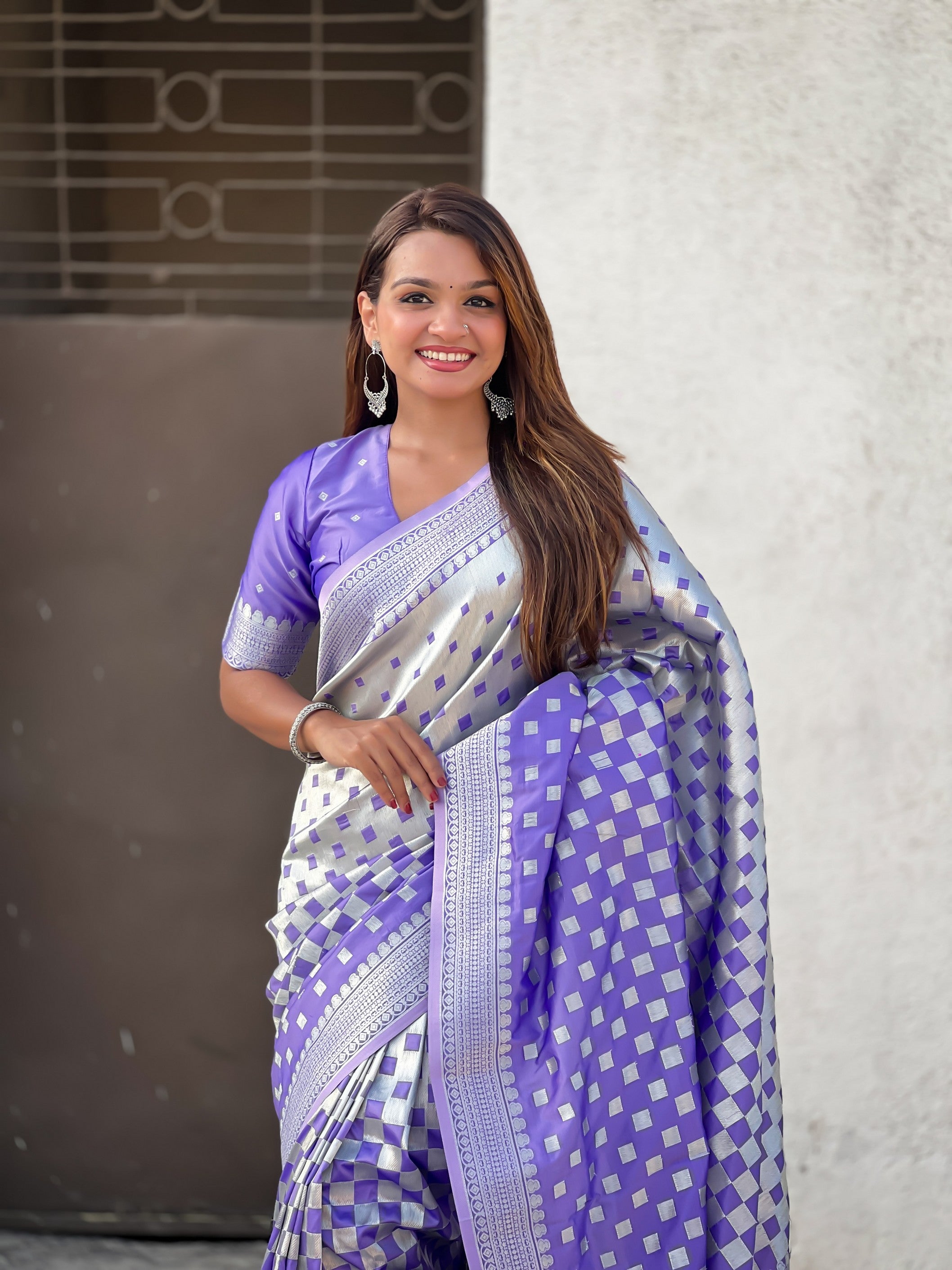 Woven Silver Jari Checks Designer Banarasi Silk Lavender Beautiful Saree