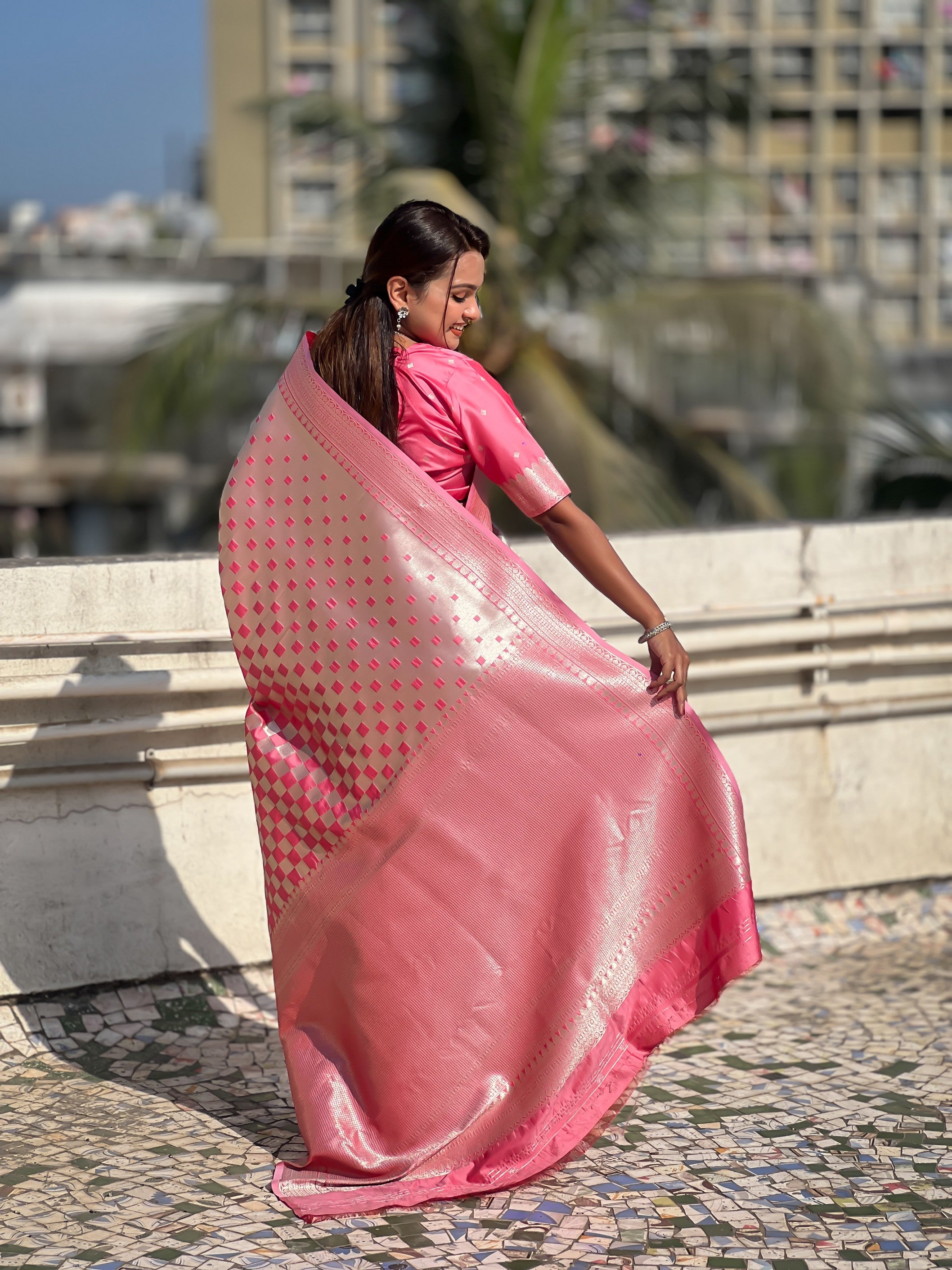 Woven Silver Jari Checks Designer Banarasi Silk Pink Beautiful Saree