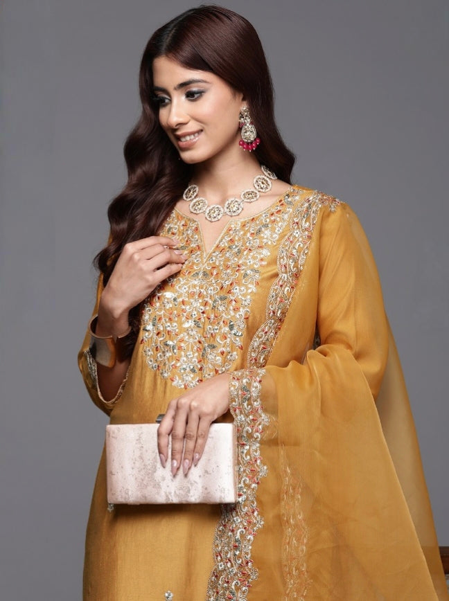Yellow Chanderi Kurta Pant Set With Heavy Thread Embroidered Work
