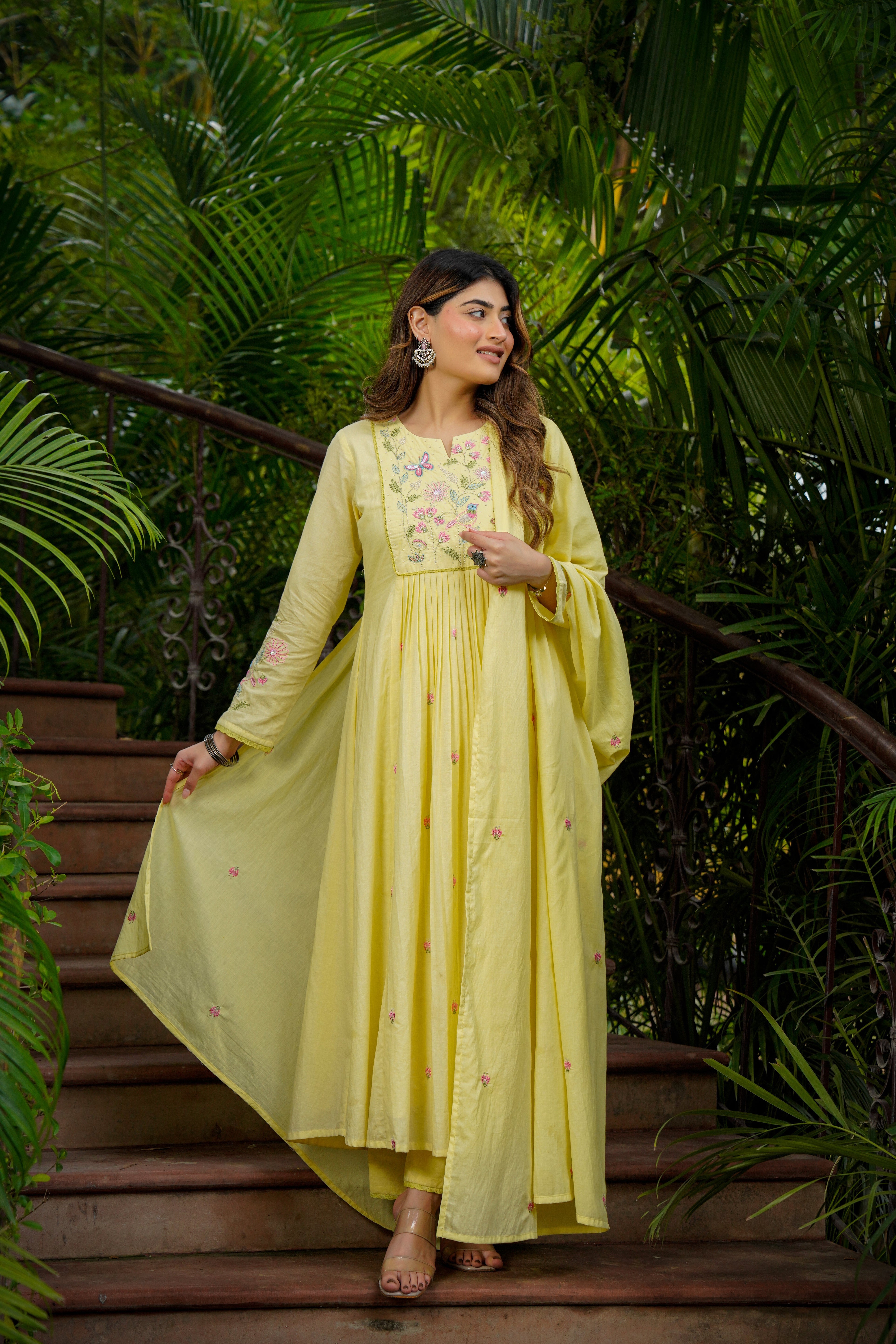 Yellow Chanderi Silk Kurta Pant Set With Heavy Thread Embroidery Work