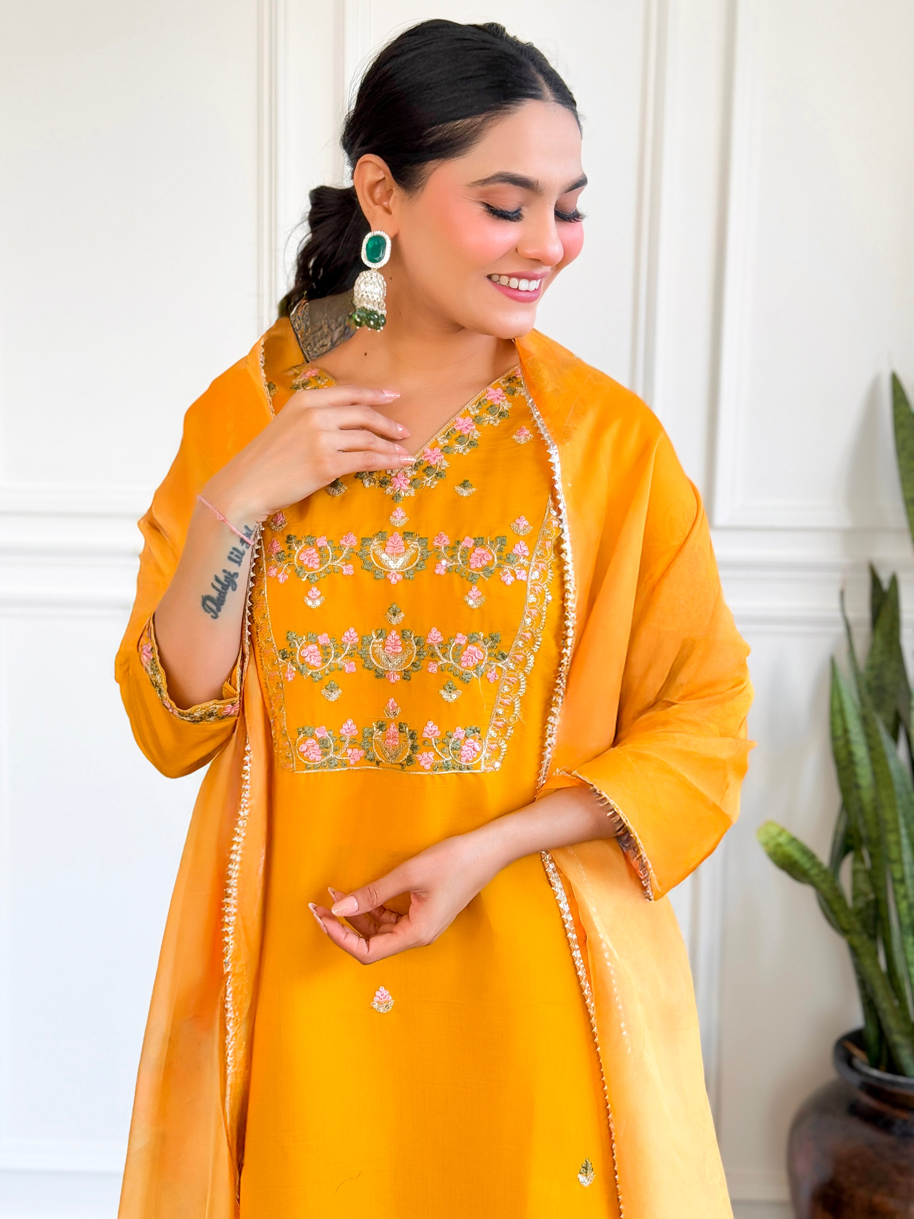 Yellow Kurta Pant Set with Heavy Thread Embroidery Work
