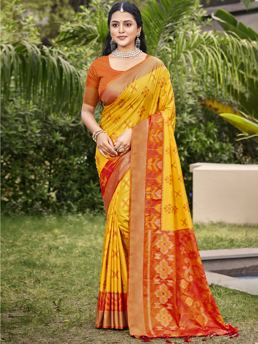 Yellow Pochampalli Silk Woven Designer Ethnic Partywear Saree