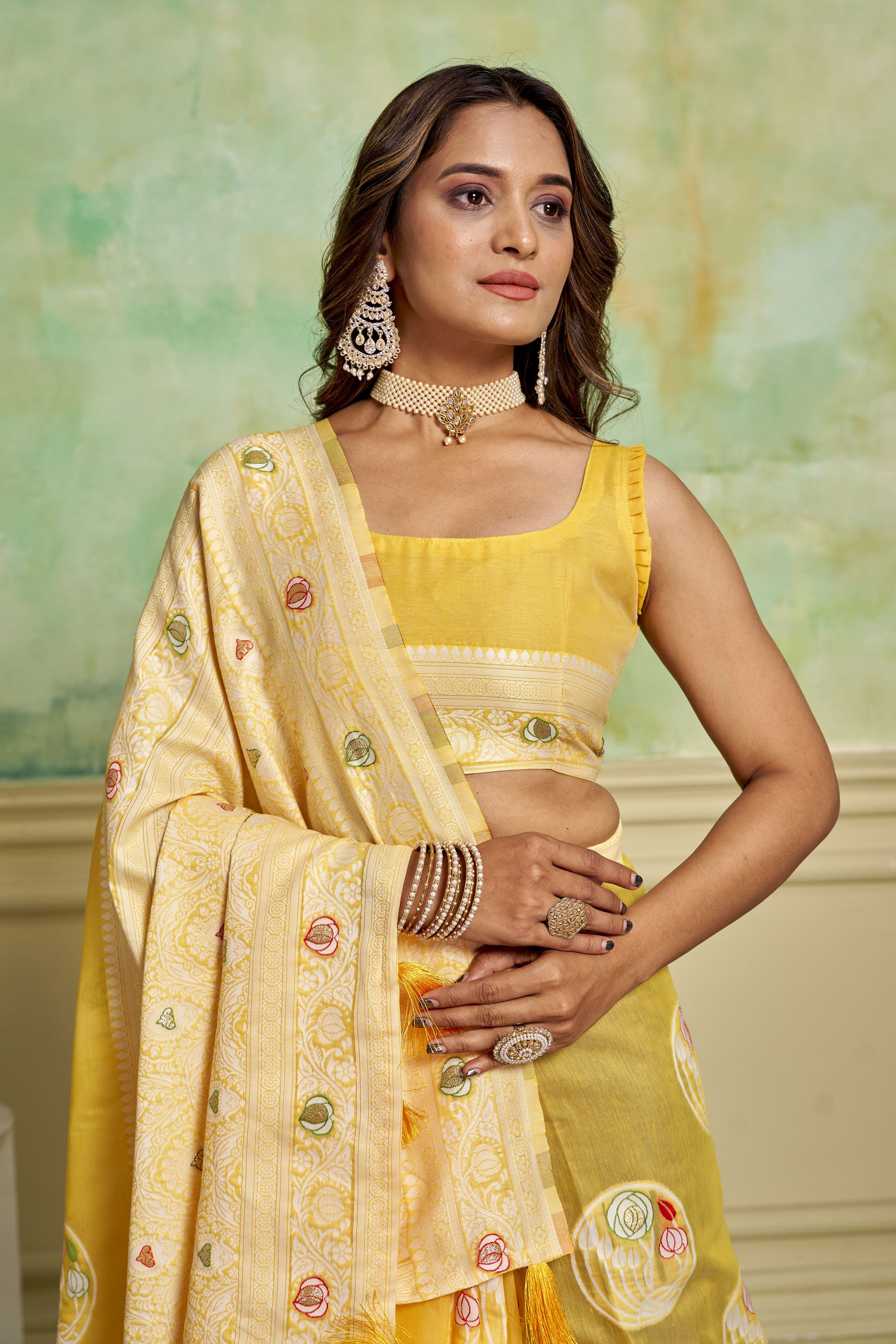 Yellow Rich And Elegant Woven Designer Cotton Fabric Saree