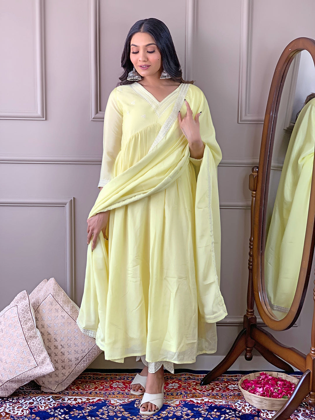 Yellow Silk Chiffon Elegant Kurta Pant Set With Thread Work