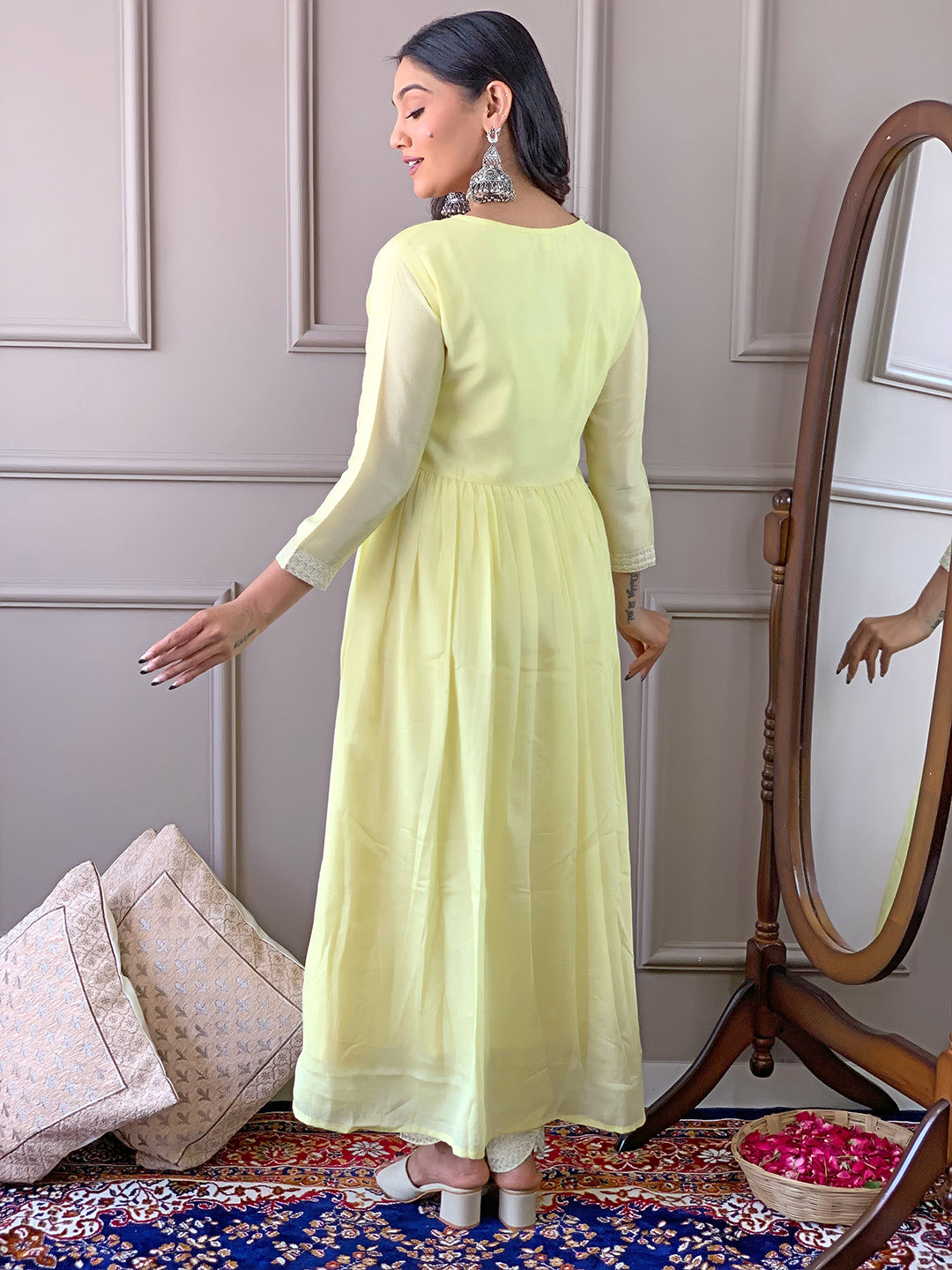 Yellow Silk Chiffon Elegant Kurta Pant Set With Thread Work